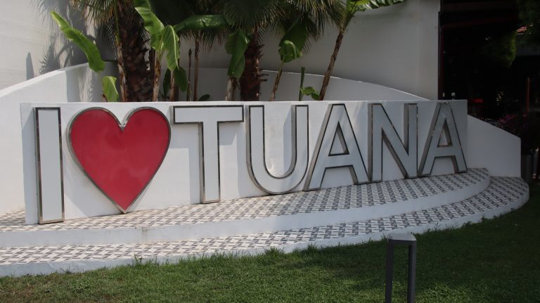 Urlaub in der Türkei – Club Tuana: Strand, Pool und Wasserrutschen